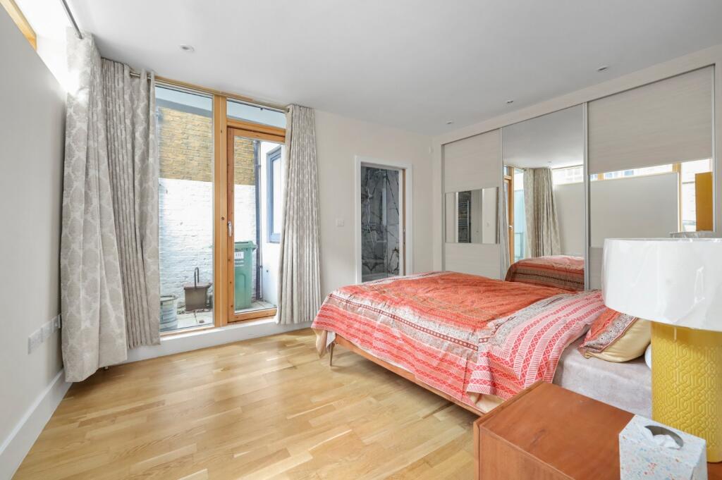 2 bed Mews for rent in Camden Town. From Chestertons Estate Agents , Camden & Primrose Hill Lettings