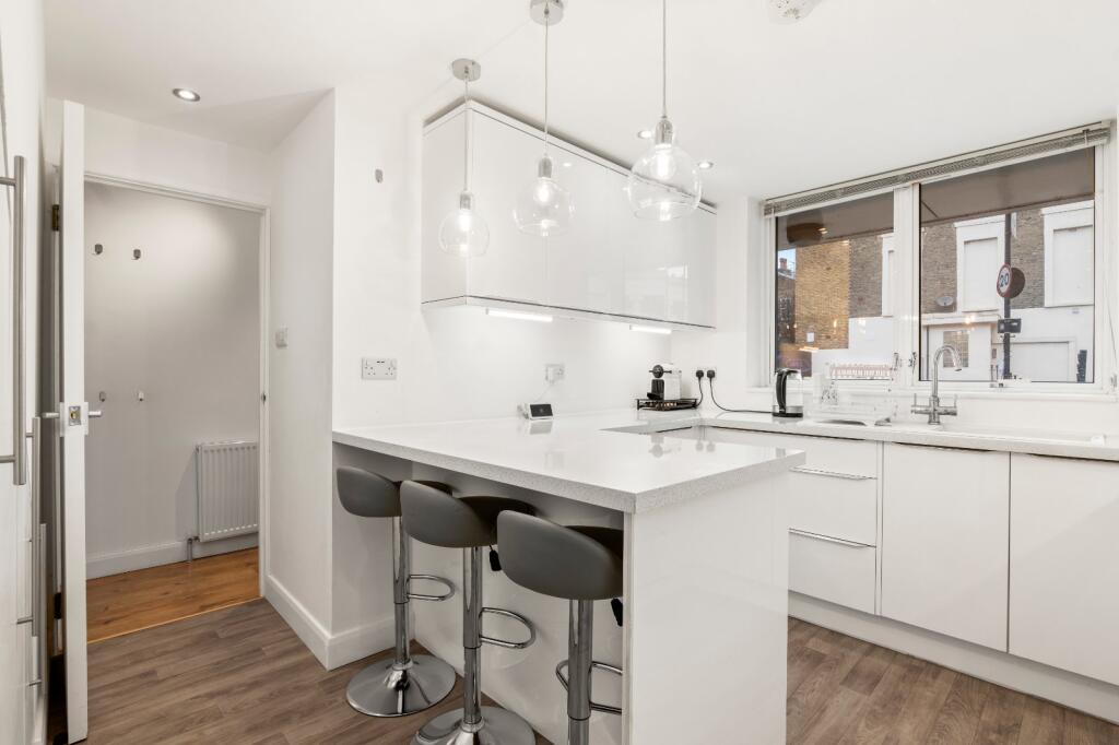 3 bed 1st Floor Flat for rent in Camden Town. From Chestertons Estate Agents , Camden & Primrose Hill Lettings