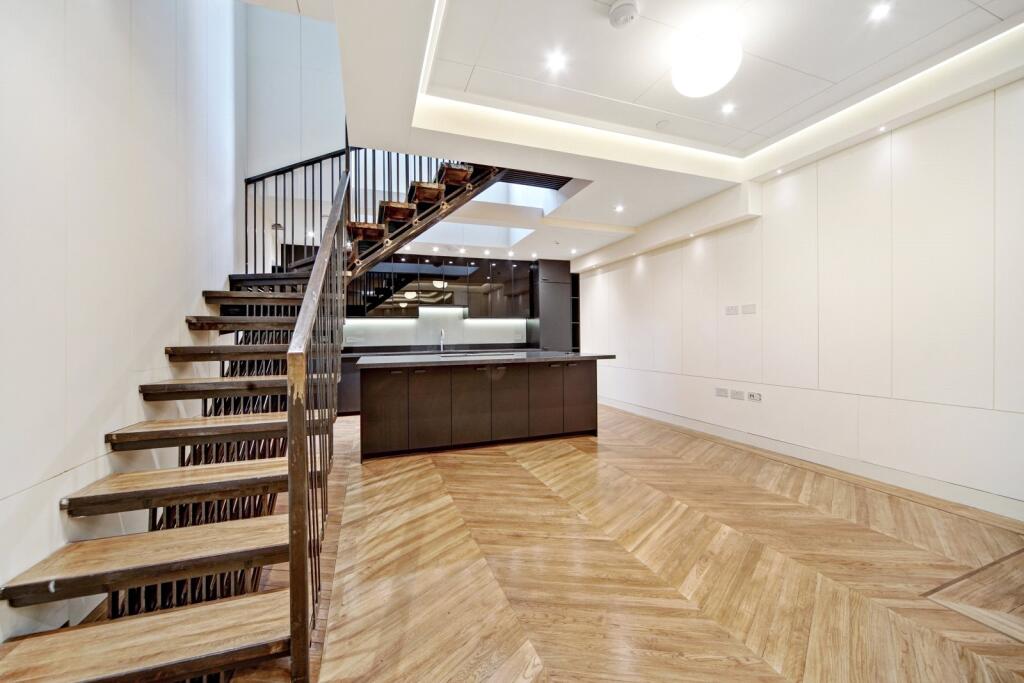 4 bed Mid Terraced House for rent in Camden Town. From Chestertons Estate Agents , Camden & Primrose Hill Lettings