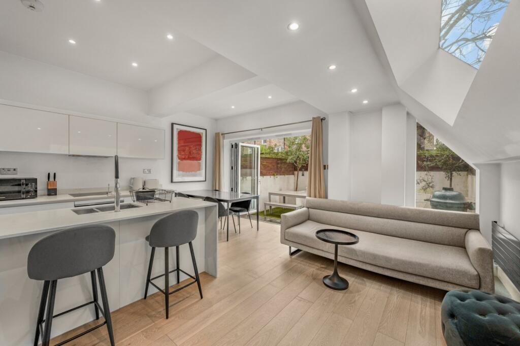 2 bed Mid Terraced House for rent in Camden Town. From Chestertons Estate Agents , Camden & Primrose Hill Lettings