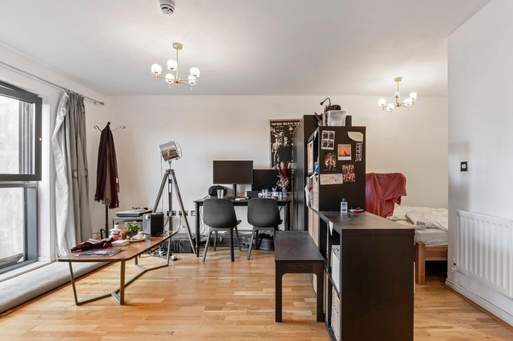 0 bed 1st Floor Flat for rent in Camden Town. From Chestertons Estate Agents , Camden & Primrose Hill Lettings