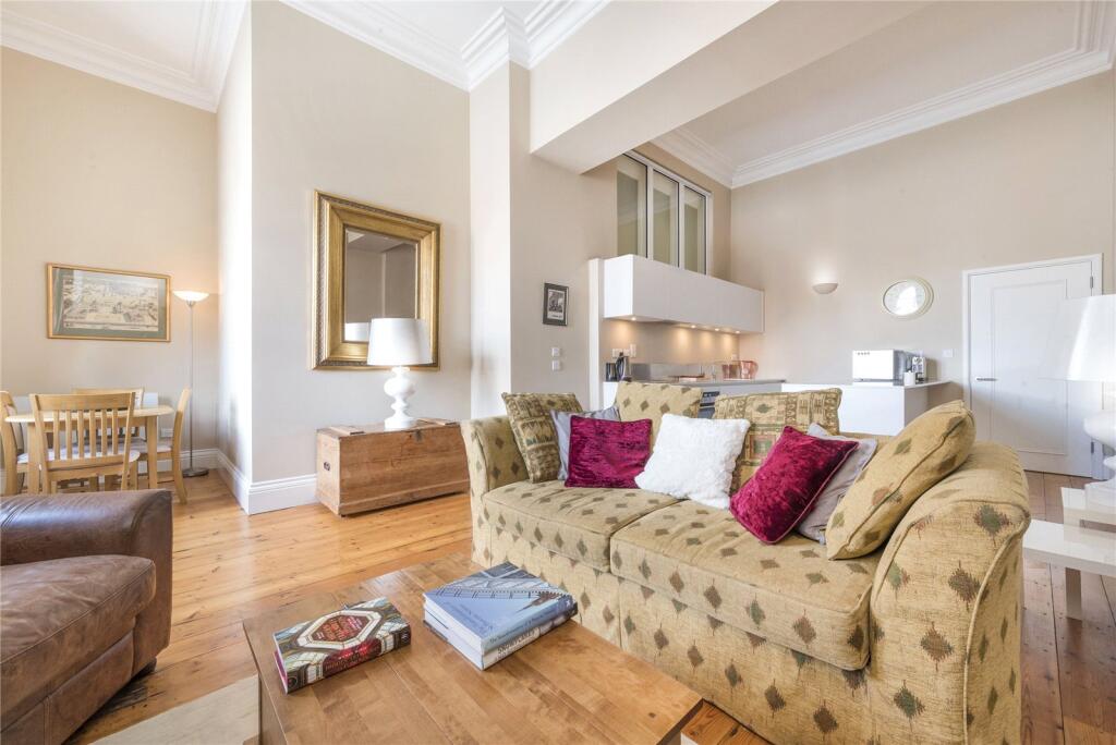 1 bed 1st Floor Flat for rent in Camden Town. From Chestertons Estate Agents , Camden & Primrose Hill Lettings