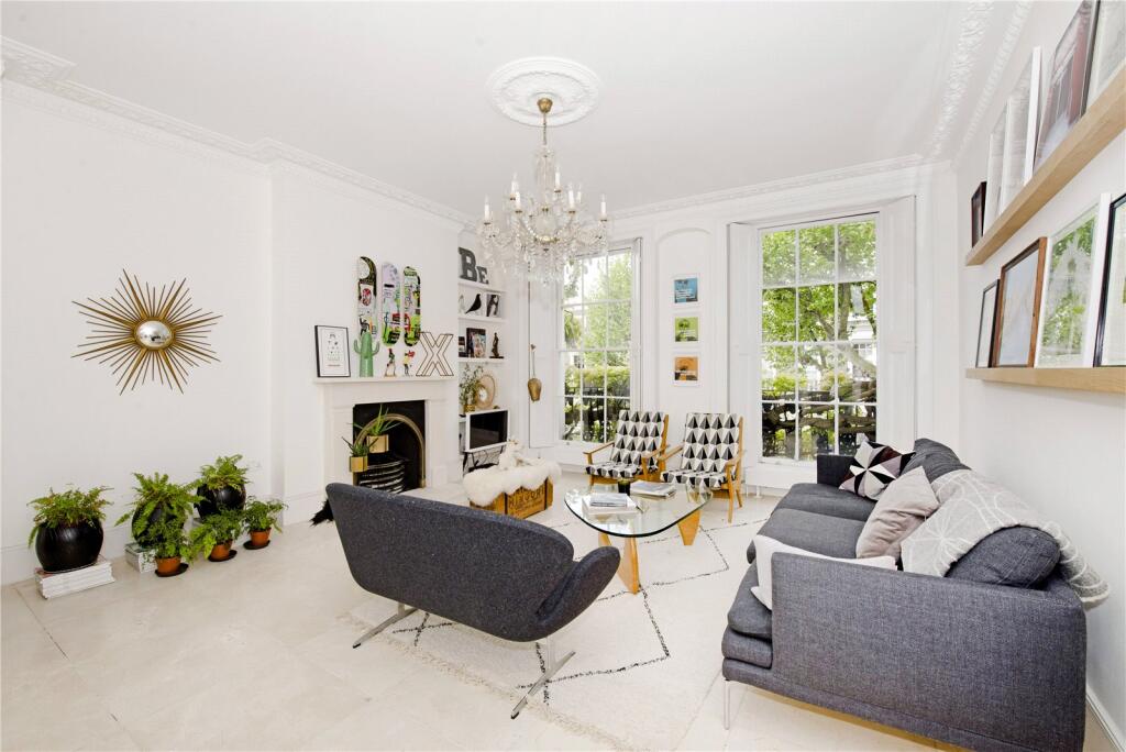 3 bed Mid Terraced House for rent in Camden Town. From Chestertons Estate Agents , Camden & Primrose Hill Lettings
