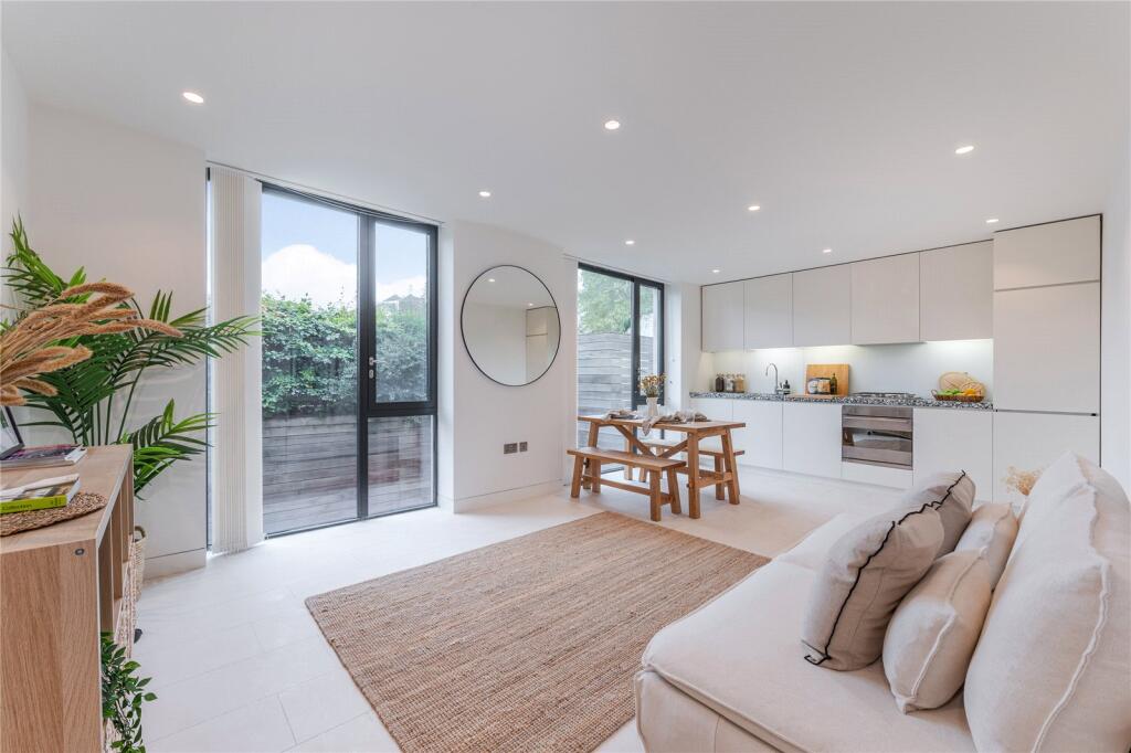 2 bed 1st Floor Flat for rent in Camden Town. From Chestertons Estate Agents , Camden & Primrose Hill Lettings