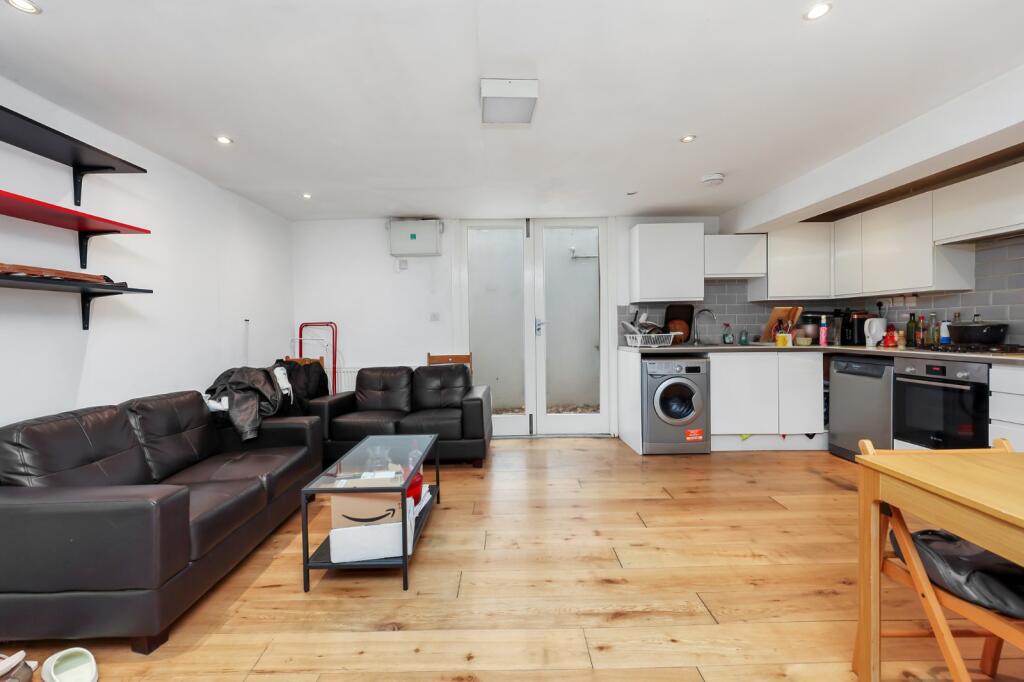 2 bed 1st Floor Flat for rent in Camden Town. From Chestertons Estate Agents , Camden & Primrose Hill Lettings