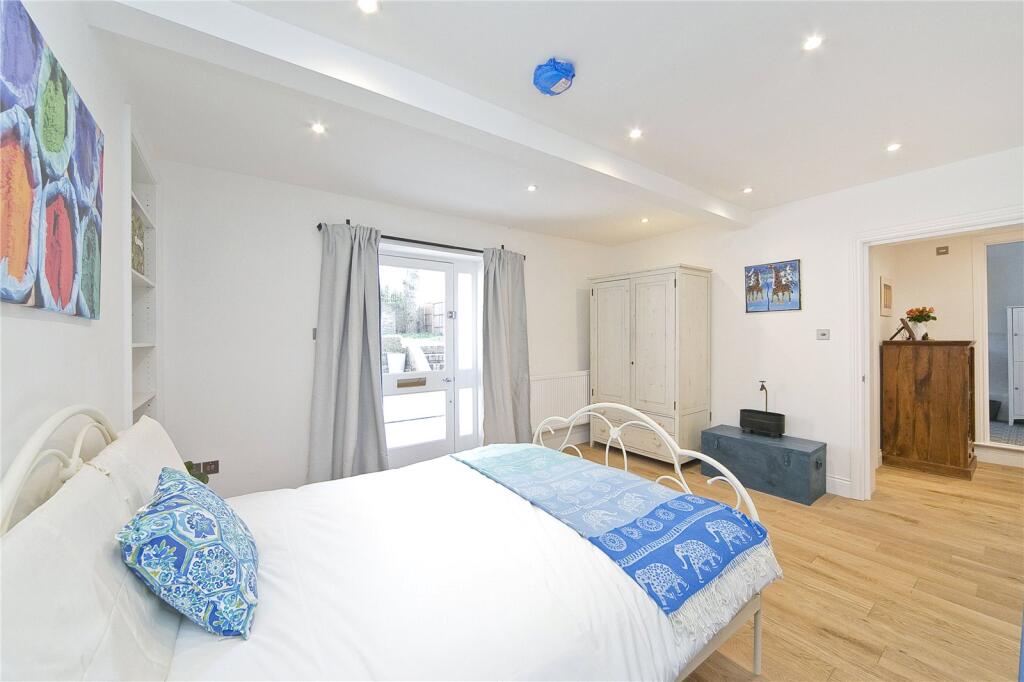 2 bed 1st Floor Flat for rent in Camden Town. From Chestertons Estate Agents , Camden & Primrose Hill Lettings 2 bed 1st Floor Flat for rent in Camden Town. From Chestertons Estate Agents , Camden & Primrose Hill Lettings