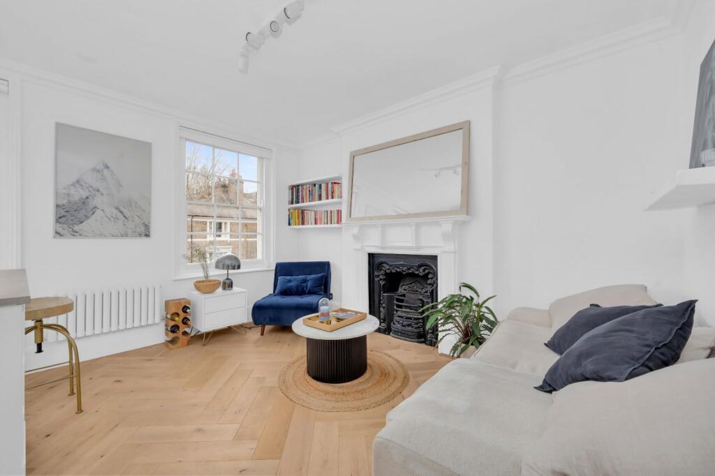 1 bed 1st Floor Flat for rent in Camden Town. From Chestertons Estate Agents , Camden & Primrose Hill Lettings