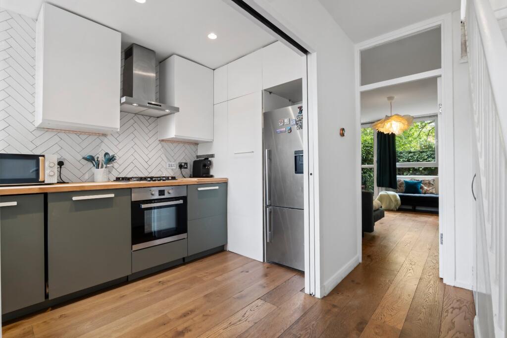 3 bed 1st Floor Flat for rent in Camden Town. From Chestertons Estate Agents , Camden & Primrose Hill Lettings
