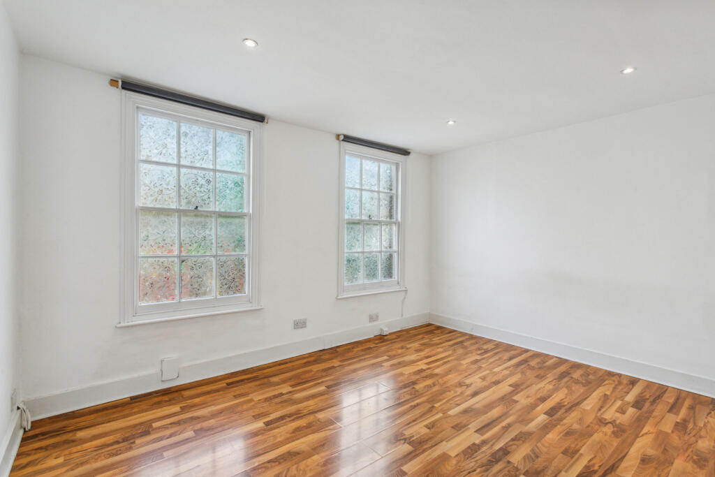 4 bed 1st Floor Flat for rent in Camden Town. From Chestertons Estate Agents , Camden & Primrose Hill Lettings 4 bed 1st Floor Flat for rent in Camden Town. From Chestertons Estate Agents , Camden & Primrose Hill Lettings