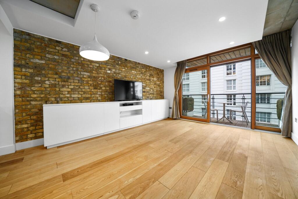 1 bed 1st Floor Flat for rent in Camden Town. From Chestertons Estate Agents , Camden & Primrose Hill Lettings
