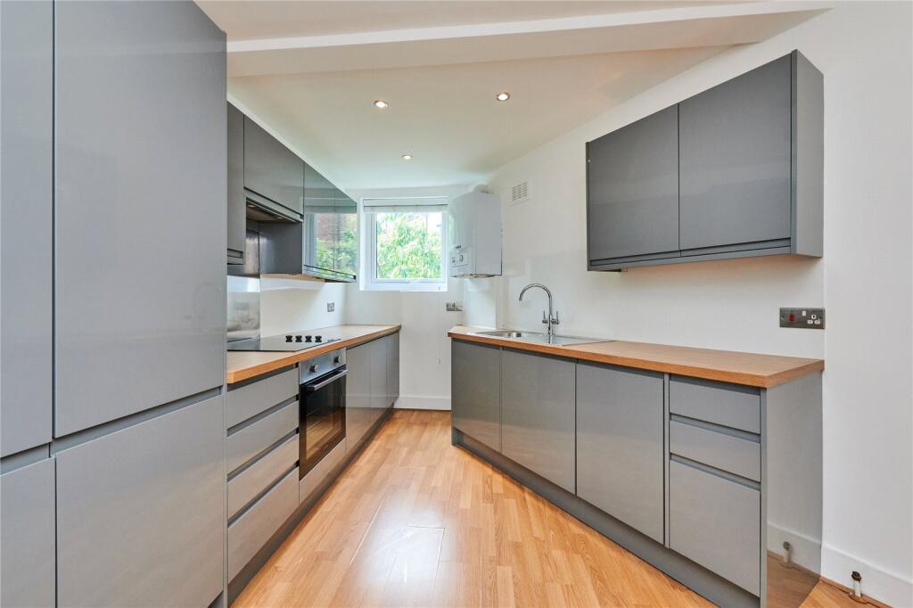 2 bed Annexe for rent in Camden Town. From Chestertons Estate Agents , Camden & Primrose Hill Lettings