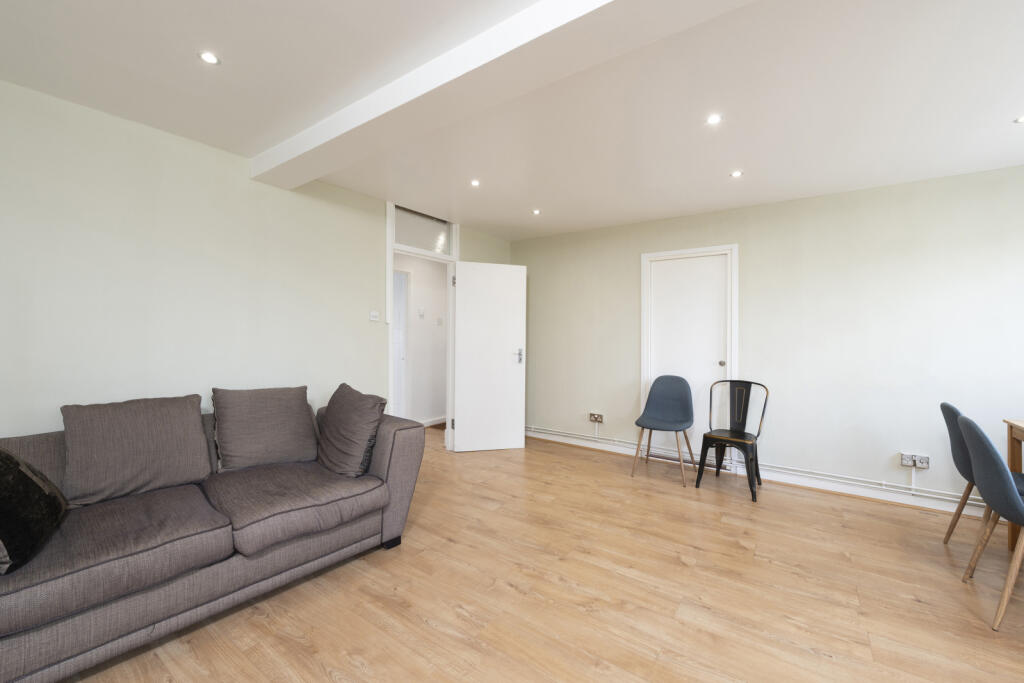 3 bed 1st Floor Flat for rent in Camden Town. From Chestertons Estate Agents , Camden & Primrose Hill Lettings
