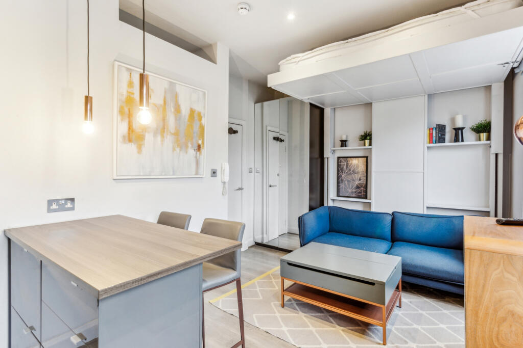 4 bed 1st Floor Flat for rent in Camden Town. From Chestertons Estate Agents , Camden & Primrose Hill Lettings