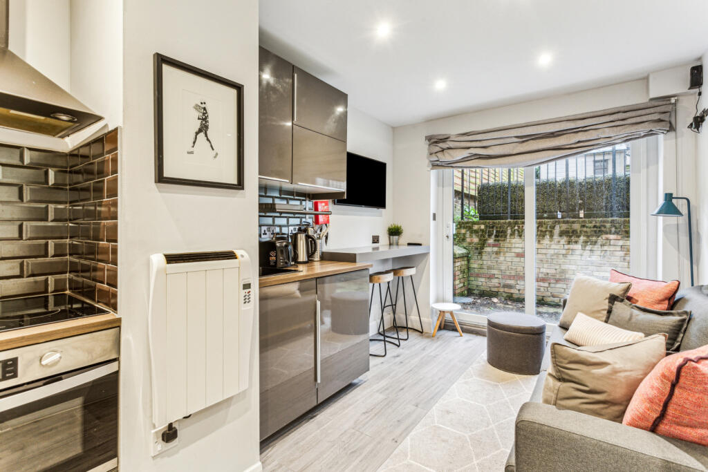1 bed 1st Floor Flat for rent in Camden Town. From Chestertons Estate Agents , Camden & Primrose Hill Lettings