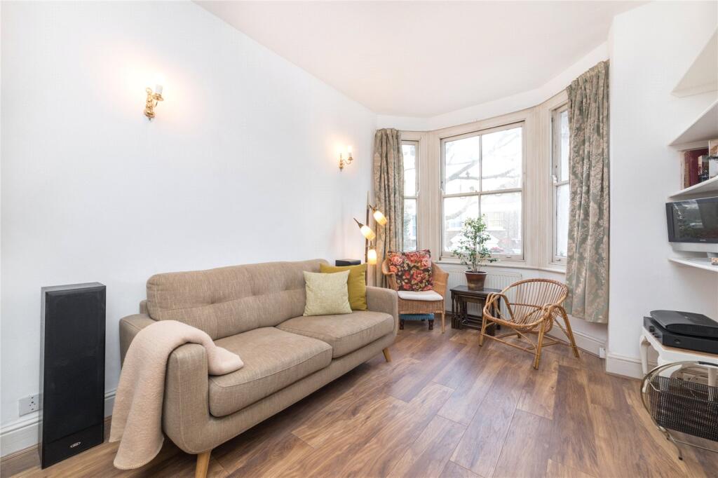 2 bed 1st Floor Flat for rent in Camden Town. From Chestertons Estate Agents , Camden & Primrose Hill Lettings