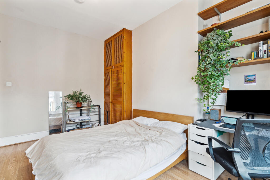 3 bed 1st Floor Flat for rent in Camden Town. From Chestertons Estate Agents , Camden & Primrose Hill Lettings