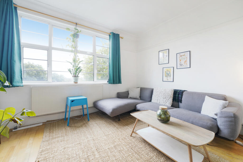 2 bed 1st Floor Flat for rent in Camden Town. From Chestertons Estate Agents , Camden & Primrose Hill Lettings 2 bed 1st Floor Flat for rent in Camden Town. From Chestertons Estate Agents , Camden & Primrose Hill Lettings
