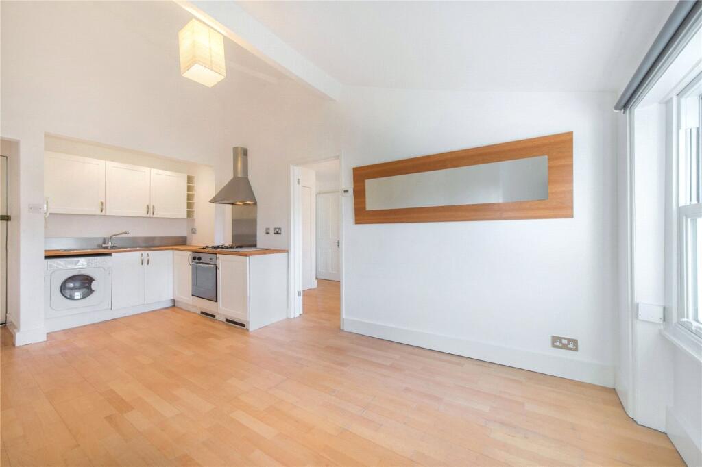 1 bed End of Terrace for rent in Camden Town. From Chestertons Estate Agents , Camden & Primrose Hill Lettings