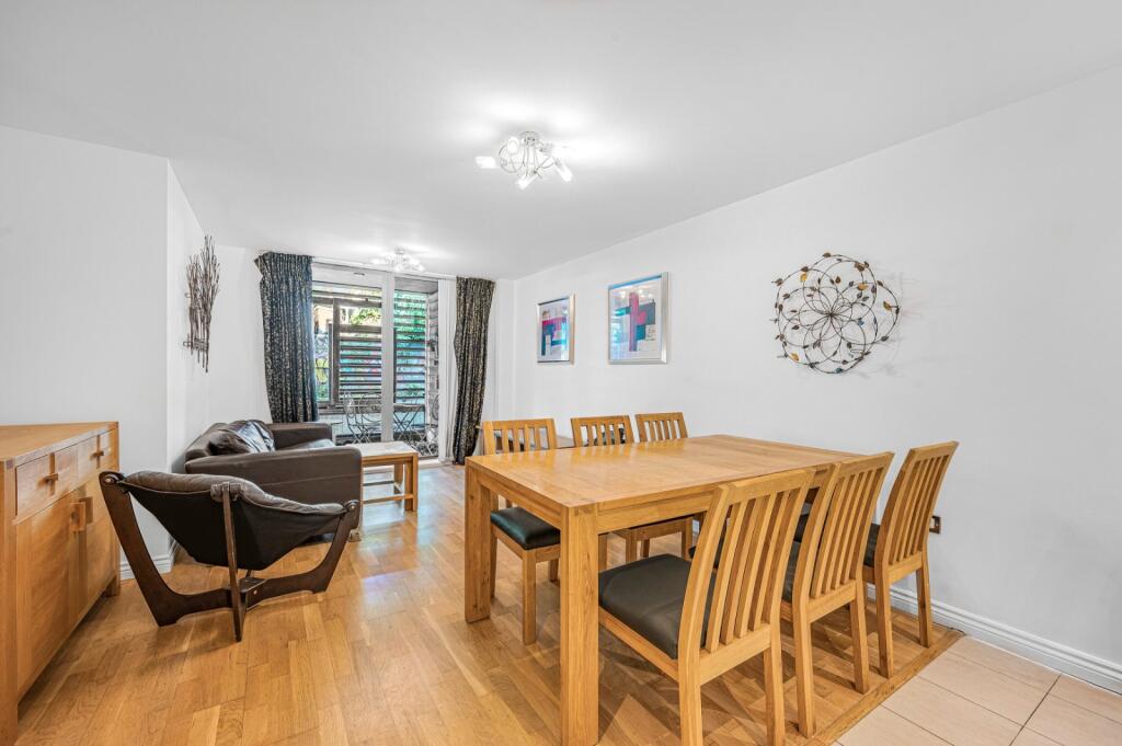 2 bed 1st Floor Flat for rent in Camden Town. From Chestertons Estate Agents , Camden & Primrose Hill Lettings