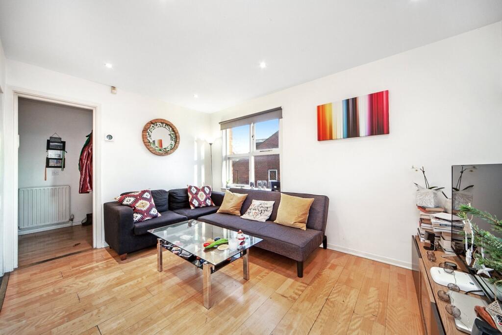 2 bed 1st Floor Flat for rent in Camden Town. From Chestertons Estate Agents , Camden & Primrose Hill Lettings