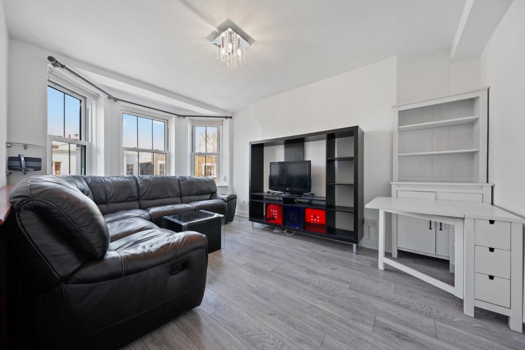 3 bed 1st Floor Flat for rent in Camden Town. From Chestertons Estate Agents , Camden & Primrose Hill Lettings 3 bed 1st Floor Flat for rent in Camden Town. From Chestertons Estate Agents , Camden & Primrose Hill Lettings