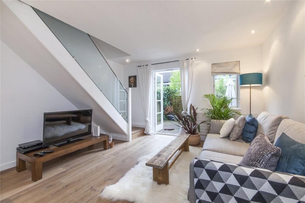 2 bed Mews for rent in Camden Town. From Chestertons Estate Agents , Camden & Primrose Hill Lettings