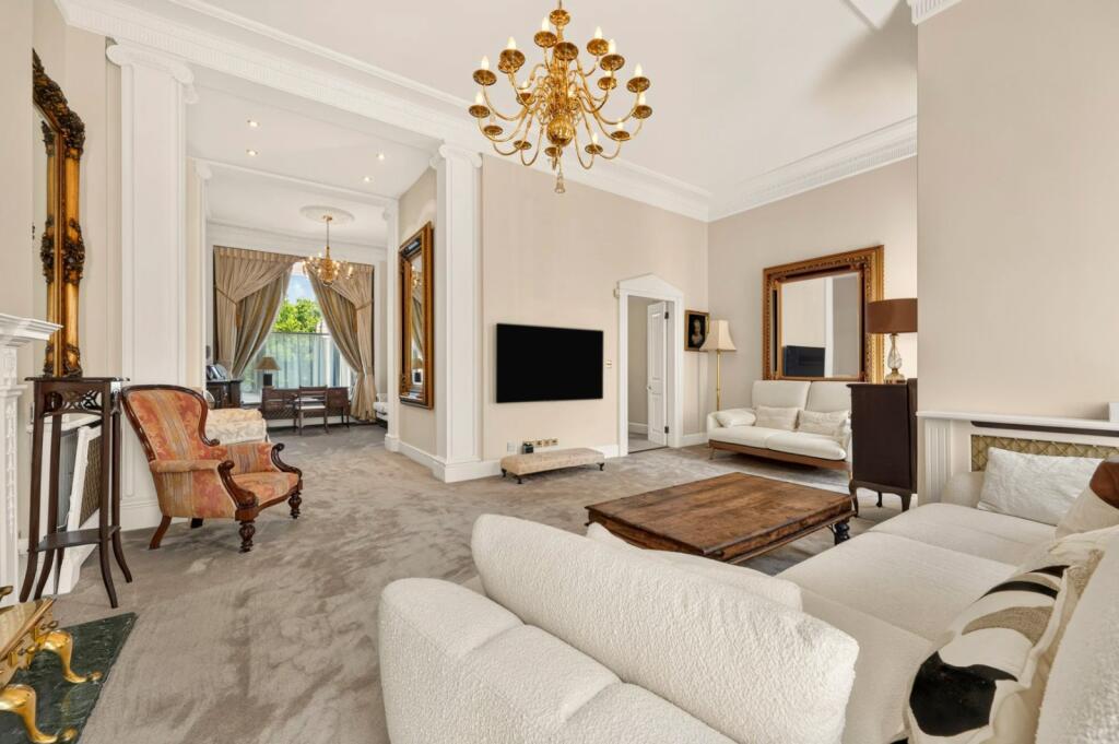 5 bed End of Terrace for rent in Camden Town. From Chestertons Estate Agents , Camden & Primrose Hill Lettings