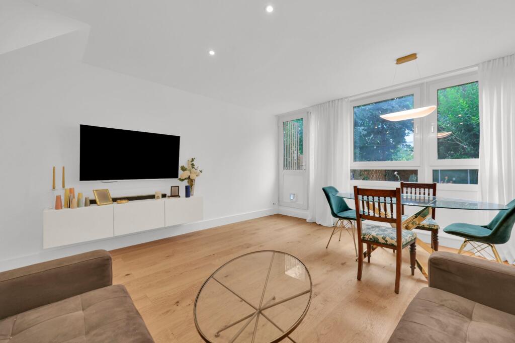 4 bed Mid Terraced House for rent in Camden Town. From Chestertons Estate Agents , Camden & Primrose Hill Lettings