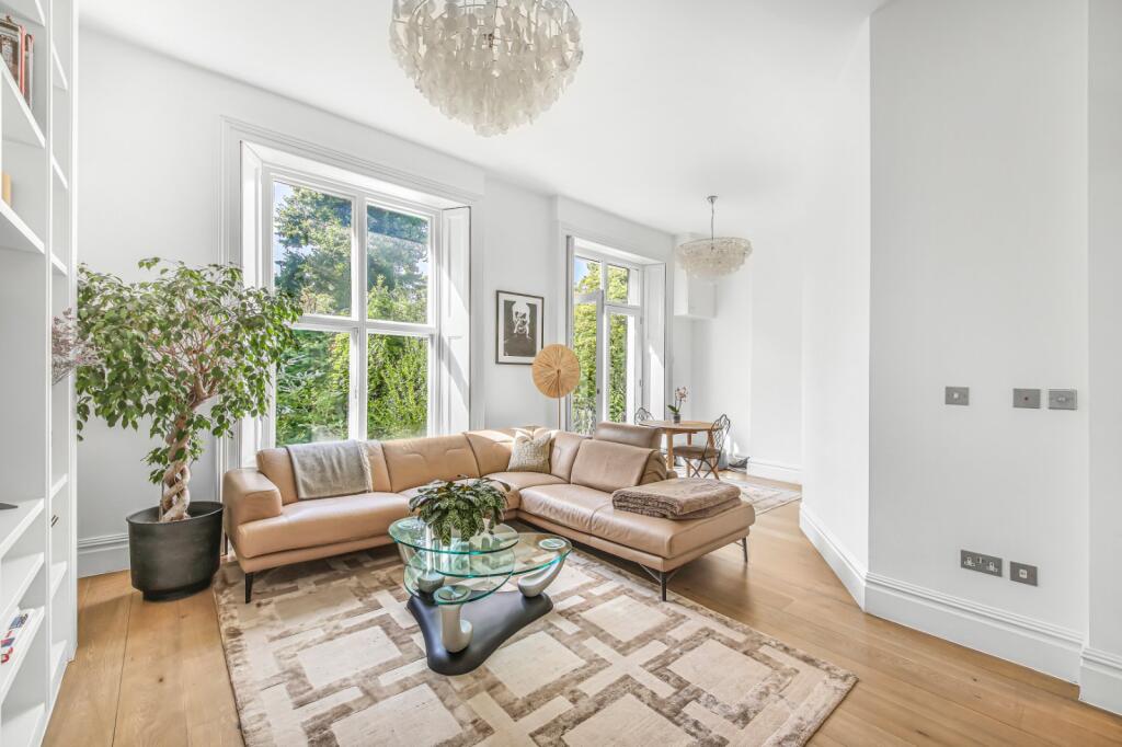 2 bed End of Terrace for rent in Camden Town. From Chestertons Estate Agents , Camden & Primrose Hill Lettings