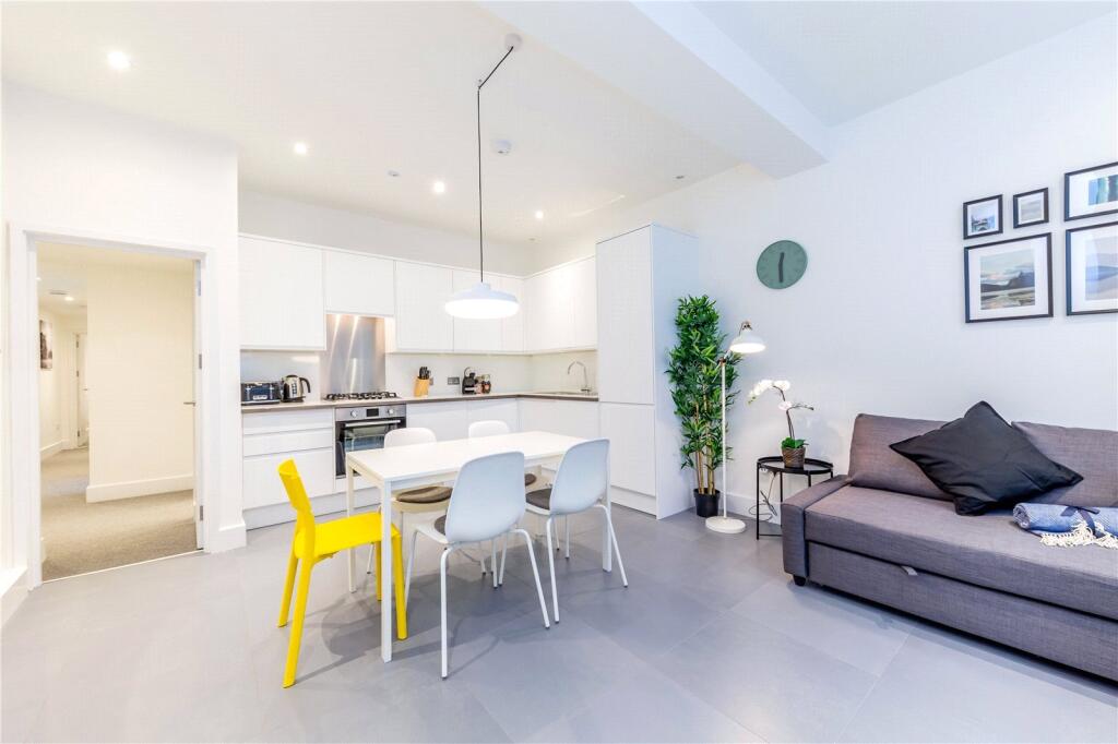 3 bed Mews for rent in Camden Town. From Chestertons Estate Agents , Camden & Primrose Hill Lettings 3 bed Mews for rent in Camden Town. From Chestertons Estate Agents , Camden & Primrose Hill Lettings