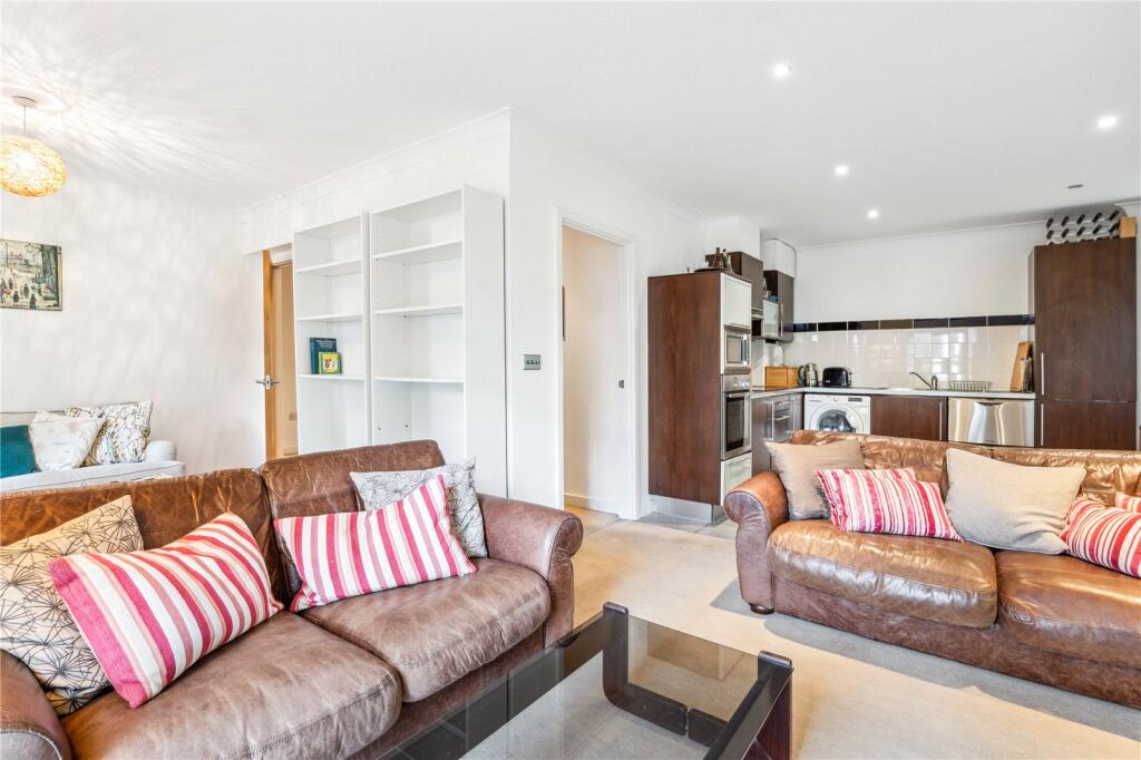2 bed 1st Floor Flat for rent in Camden Town. From Chestertons Estate Agents , Camden & Primrose Hill Lettings