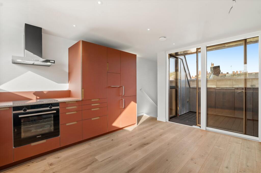 3 bed Mews for rent in Camden Town. From Chestertons Estate Agents , Camden & Primrose Hill Lettings