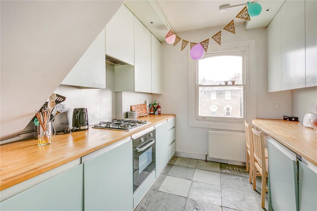 3 bed Mid Terraced House for rent in Camden Town. From Chestertons Estate Agents , Camden & Primrose Hill Lettings