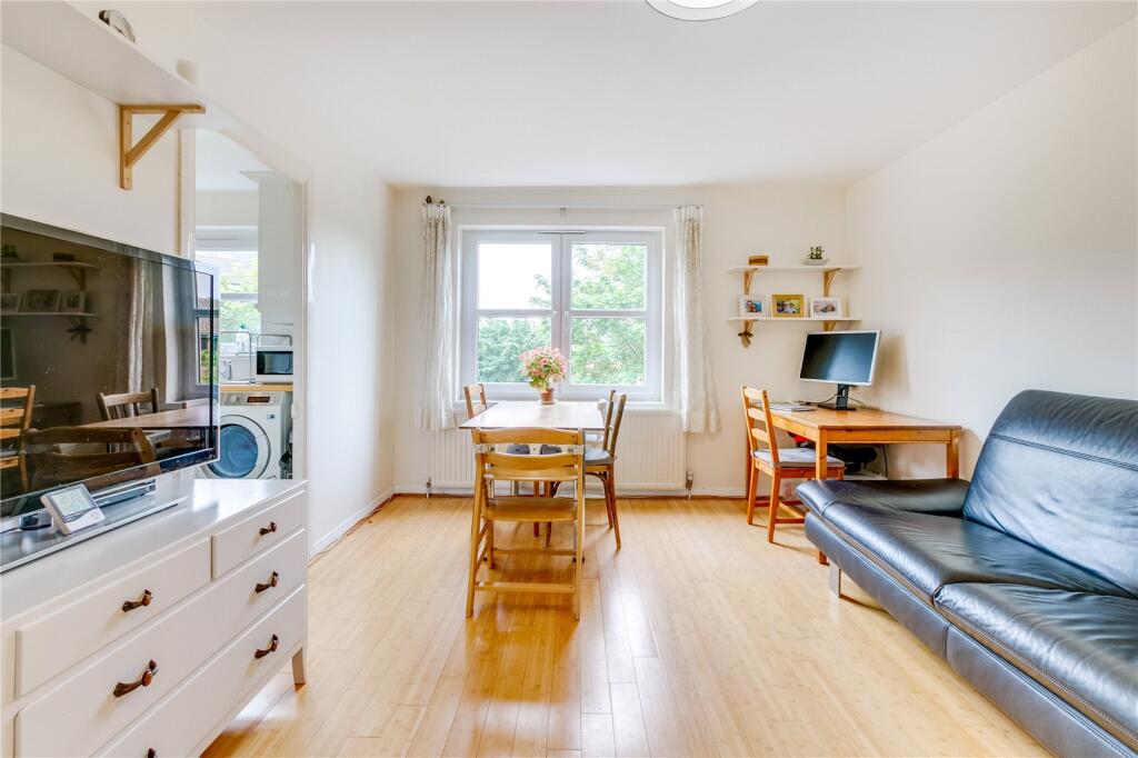 2 bed 1st Floor Flat for rent in Camden Town. From Chestertons Estate Agents , Camden & Primrose Hill Lettings