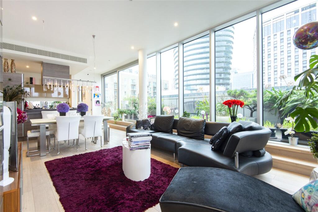 2 bed 1st Floor Flat for rent in Poplar. From Chestertons Estate Agents , Canary Wharf & Docklands Lettings 2 bed 1st Floor Flat for rent in Poplar. From Chestertons Estate Agents , Canary Wharf & Docklands Lettings