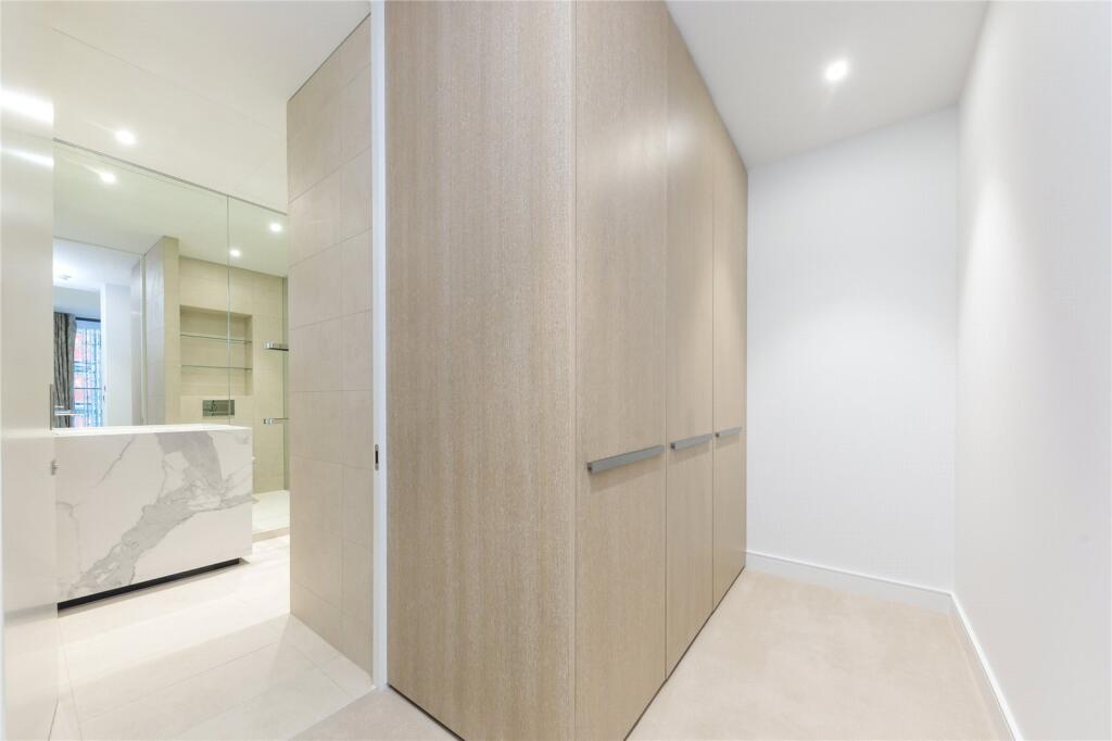 0 bed 1st Floor Flat for rent in Poplar. From Chestertons Estate Agents , Canary Wharf & Docklands Lettings