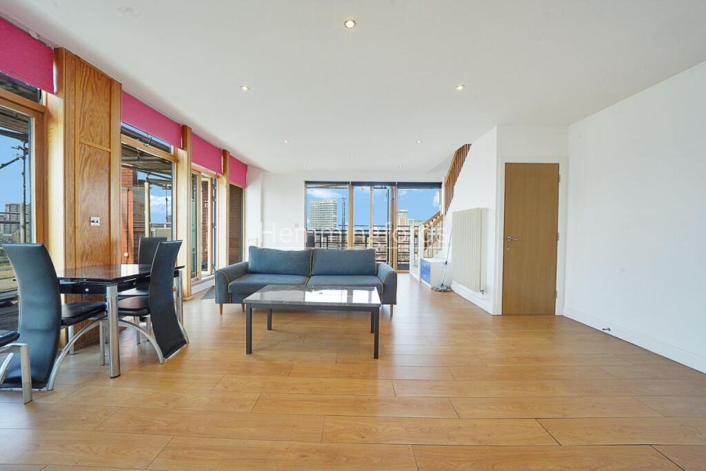 2 bed 1st Floor Flat for rent in Poplar. From Chestertons Estate Agents , Canary Wharf & Docklands Lettings