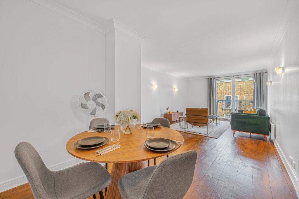 2 bed 1st Floor Flat for rent in Poplar. From Chestertons Estate Agents , Canary Wharf & Docklands Lettings 2 bed 1st Floor Flat for rent in Poplar. From Chestertons Estate Agents , Canary Wharf & Docklands Lettings