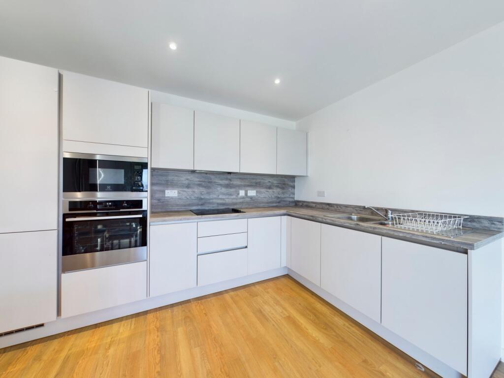 2 bed 1st Floor Flat for rent in Deptford. From Chestertons Estate Agents , Canary Wharf & Docklands Lettings 2 bed 1st Floor Flat for rent in Deptford. From Chestertons Estate Agents , Canary Wharf & Docklands Lettings