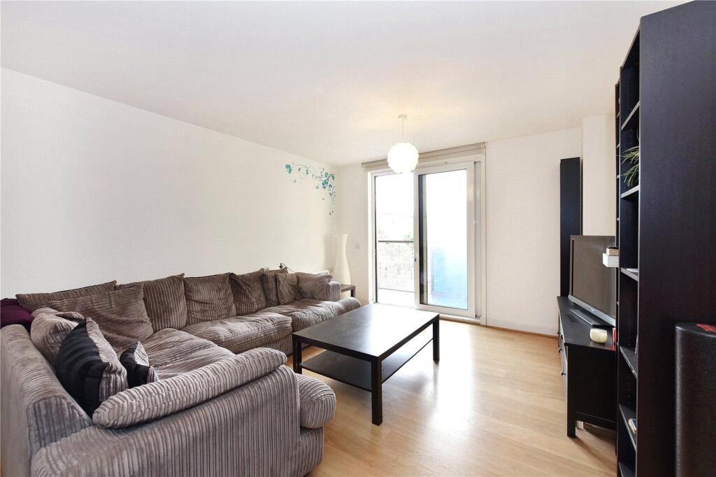 3 bed 1st Floor Flat for rent in Greenwich. From Chestertons Estate Agents , Canary Wharf & Docklands Lettings