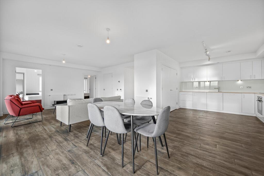 3 bed 1st Floor Flat for rent in West Ham. From Chestertons Estate Agents , Canary Wharf & Docklands Lettings