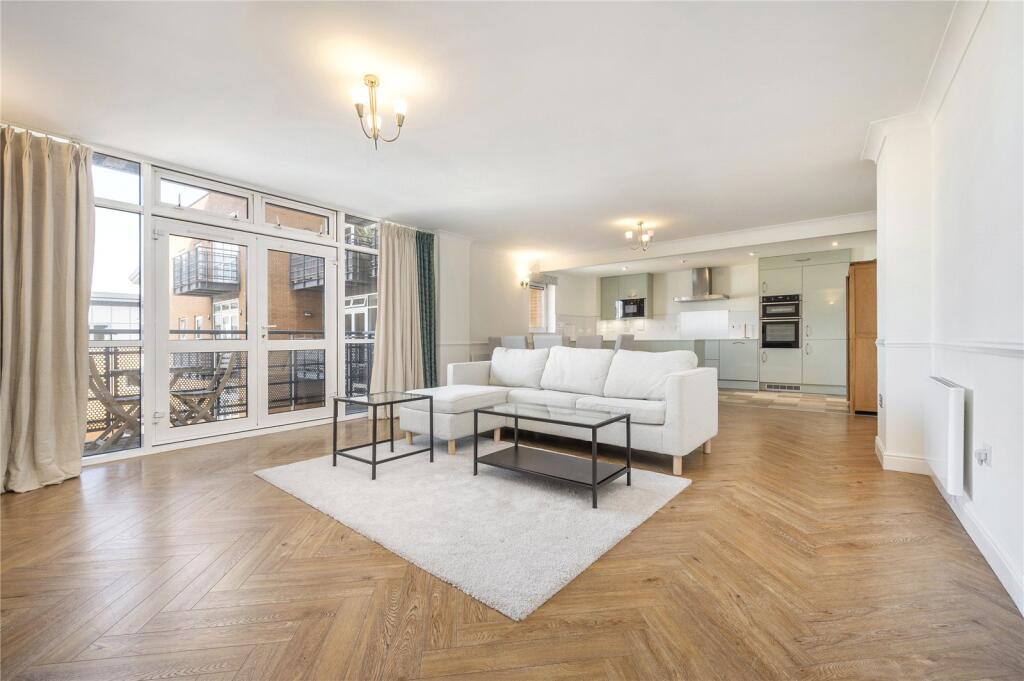 2 bed 1st Floor Flat for rent in Poplar. From Chestertons Estate Agents , Canary Wharf & Docklands Lettings