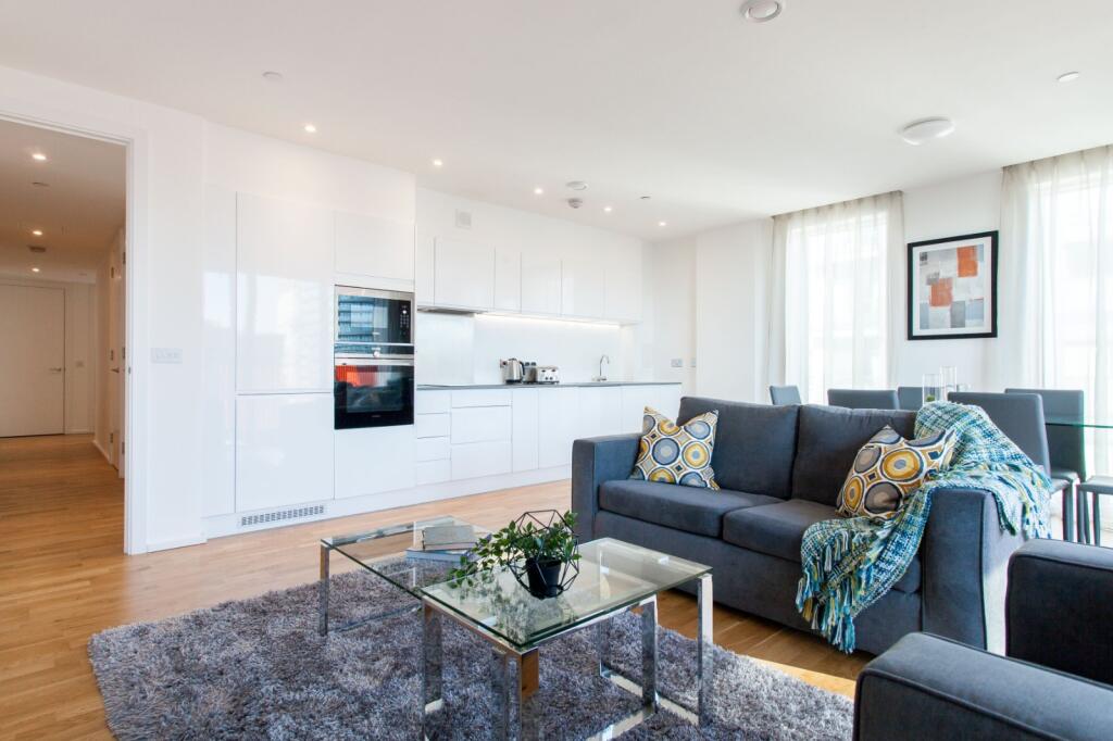 3 bed 1st Floor Flat for rent in Poplar. From Chestertons Estate Agents , Canary Wharf & Docklands Lettings 3 bed 1st Floor Flat for rent in Poplar. From Chestertons Estate Agents , Canary Wharf & Docklands Lettings