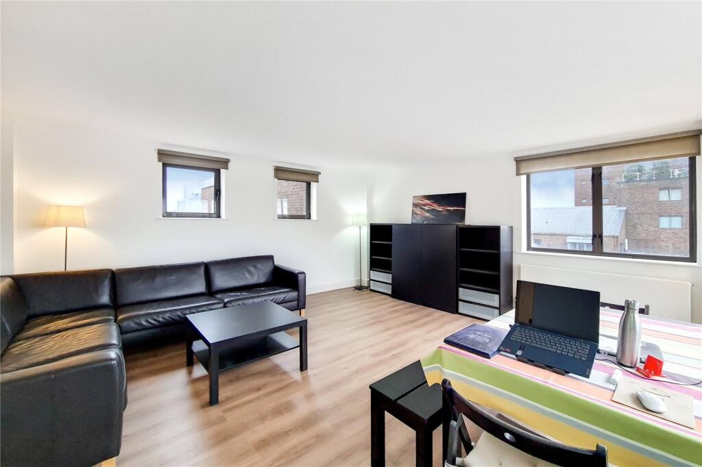 2 bed 1st Floor Flat for rent in Poplar. From Chestertons Estate Agents , Canary Wharf & Docklands Lettings 2 bed 1st Floor Flat for rent in Poplar. From Chestertons Estate Agents , Canary Wharf & Docklands Lettings