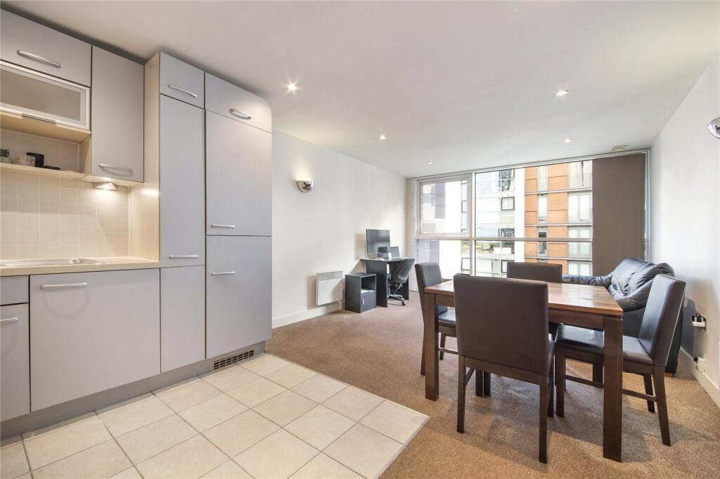 1 bed 1st Floor Flat for rent in Poplar. From Chestertons Estate Agents , Canary Wharf & Docklands Lettings