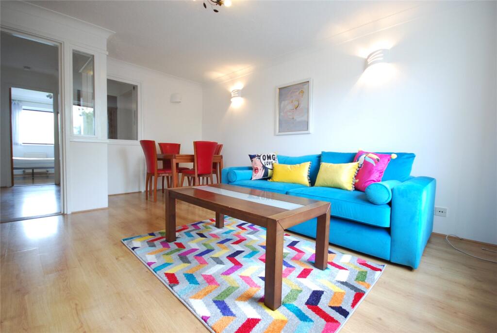 2 bed 1st Floor Flat for rent in Poplar. From Chestertons Estate Agents , Canary Wharf & Docklands Lettings