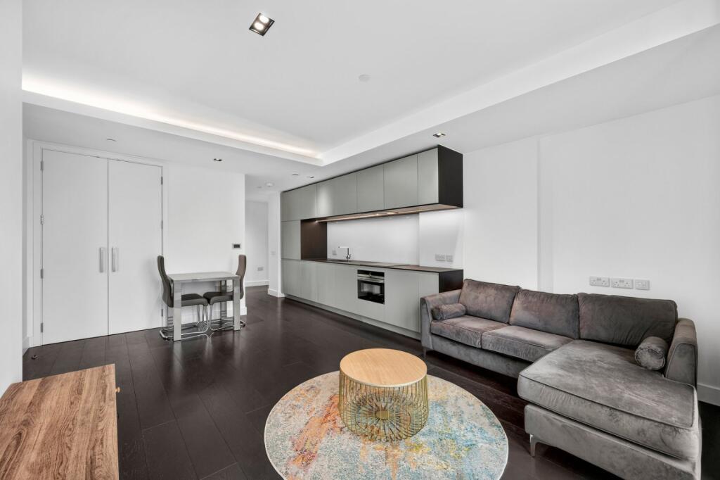 1 bed 1st Floor Flat for rent in Poplar. From Chestertons Estate Agents , Canary Wharf & Docklands Lettings