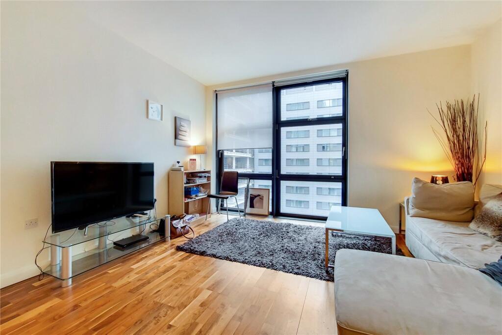 1 bed 1st Floor Flat for rent in Poplar. From Chestertons Estate Agents , Canary Wharf & Docklands Lettings