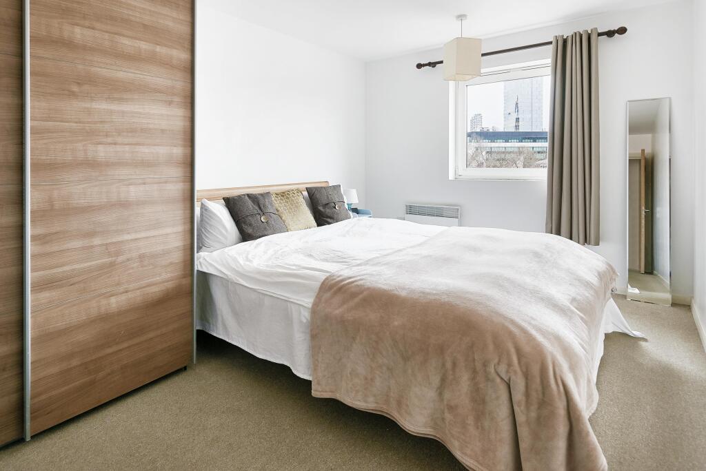 1 bed 1st Floor Flat for rent in Poplar. From Chestertons Estate Agents , Canary Wharf & Docklands Lettings 1 bed 1st Floor Flat for rent in Poplar. From Chestertons Estate Agents , Canary Wharf & Docklands Lettings