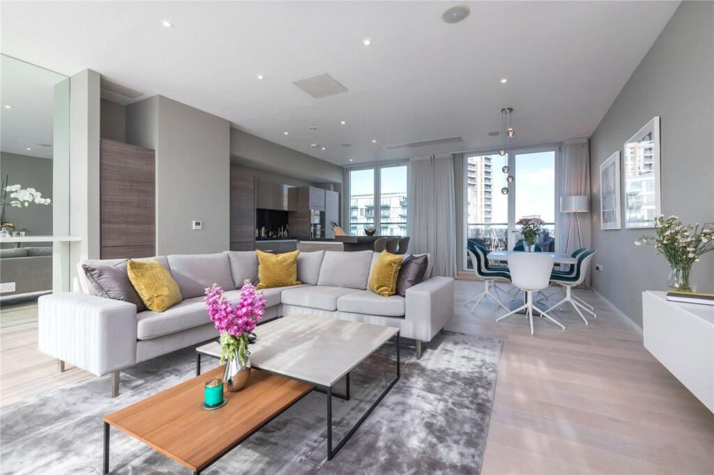 3 bed 1st Floor Flat for rent in Poplar. From Chestertons Estate Agents , Canary Wharf & Docklands Lettings